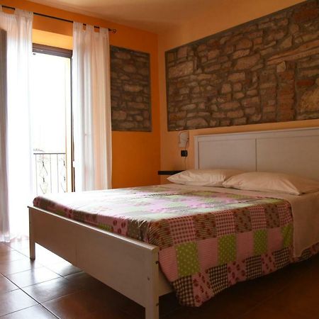 הוילה Montabone La Casa Di Valerio מראה חיצוני תמונה