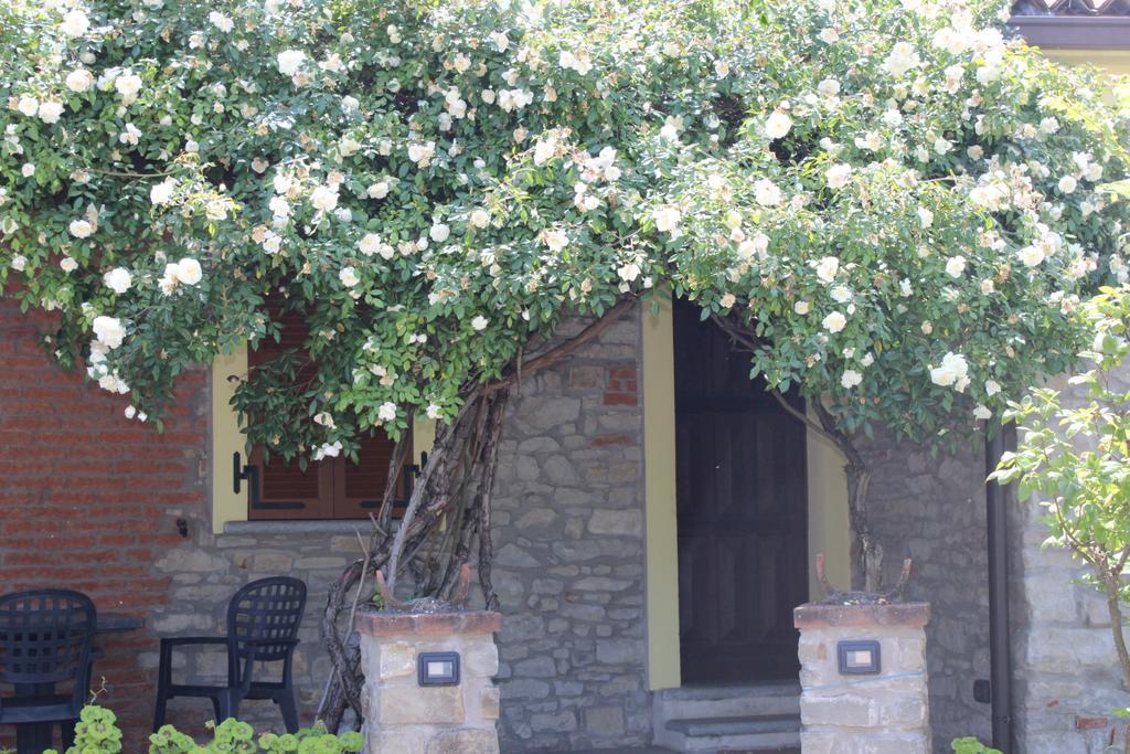 הוילה Montabone La Casa Di Valerio מראה חיצוני תמונה
