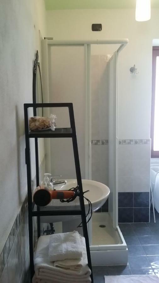 הוילה Montabone La Casa Di Valerio מראה חיצוני תמונה