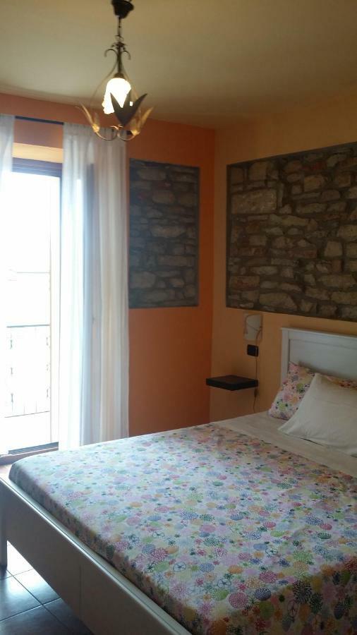 הוילה Montabone La Casa Di Valerio מראה חיצוני תמונה