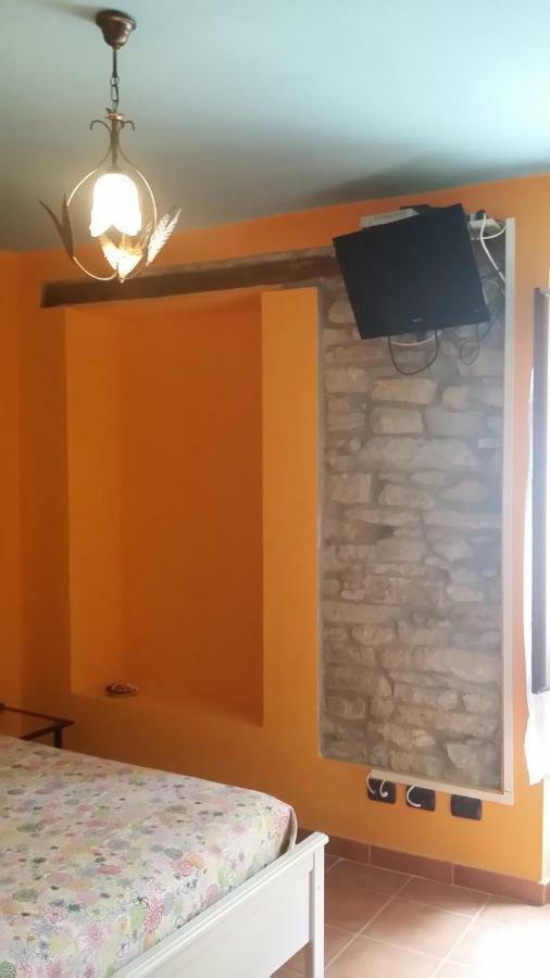 הוילה Montabone La Casa Di Valerio מראה חיצוני תמונה