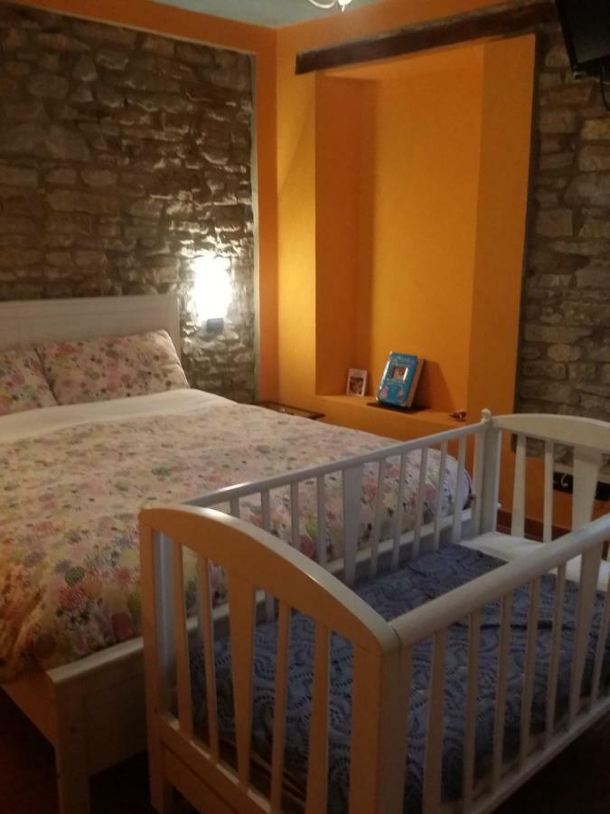 הוילה Montabone La Casa Di Valerio מראה חיצוני תמונה