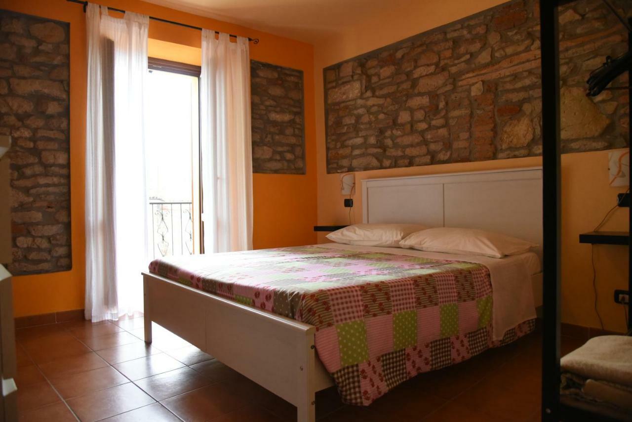 הוילה Montabone La Casa Di Valerio מראה חיצוני תמונה